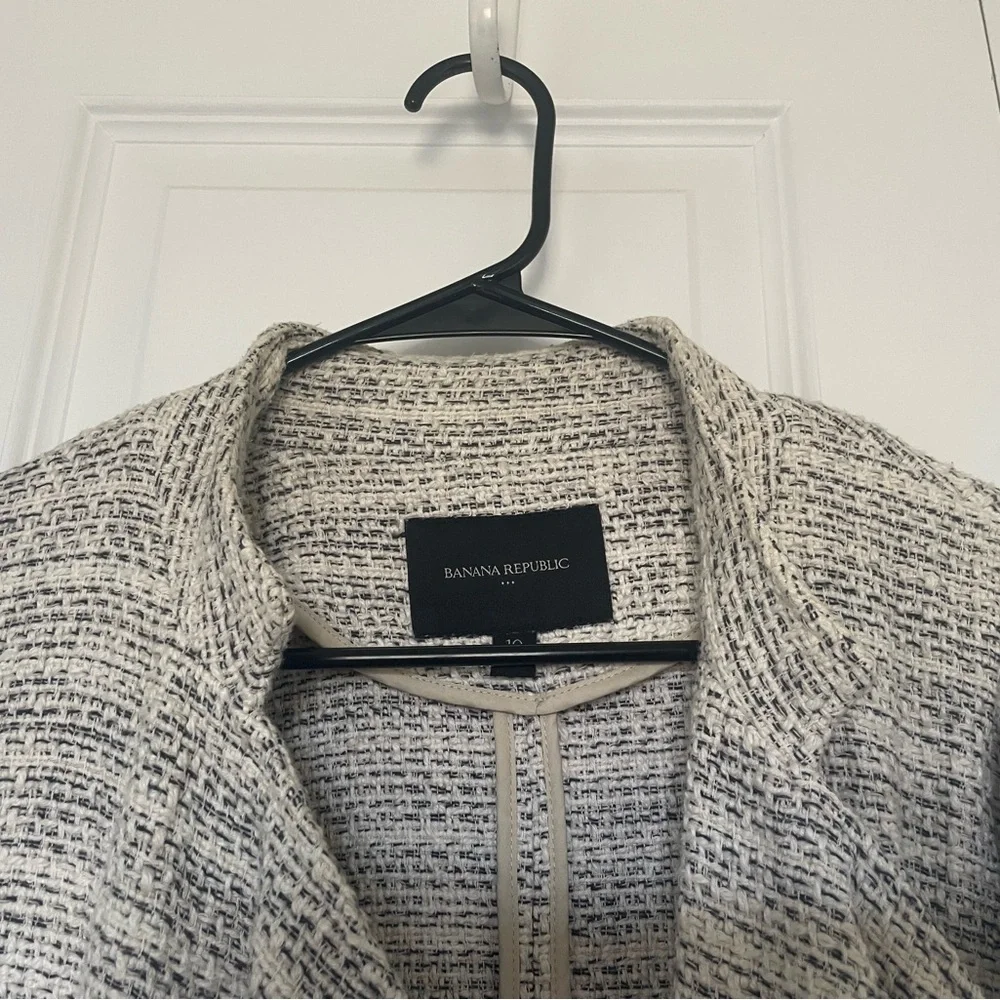 Banana Republic Women's Beige Tweed Blazer - Picture 4 of 12